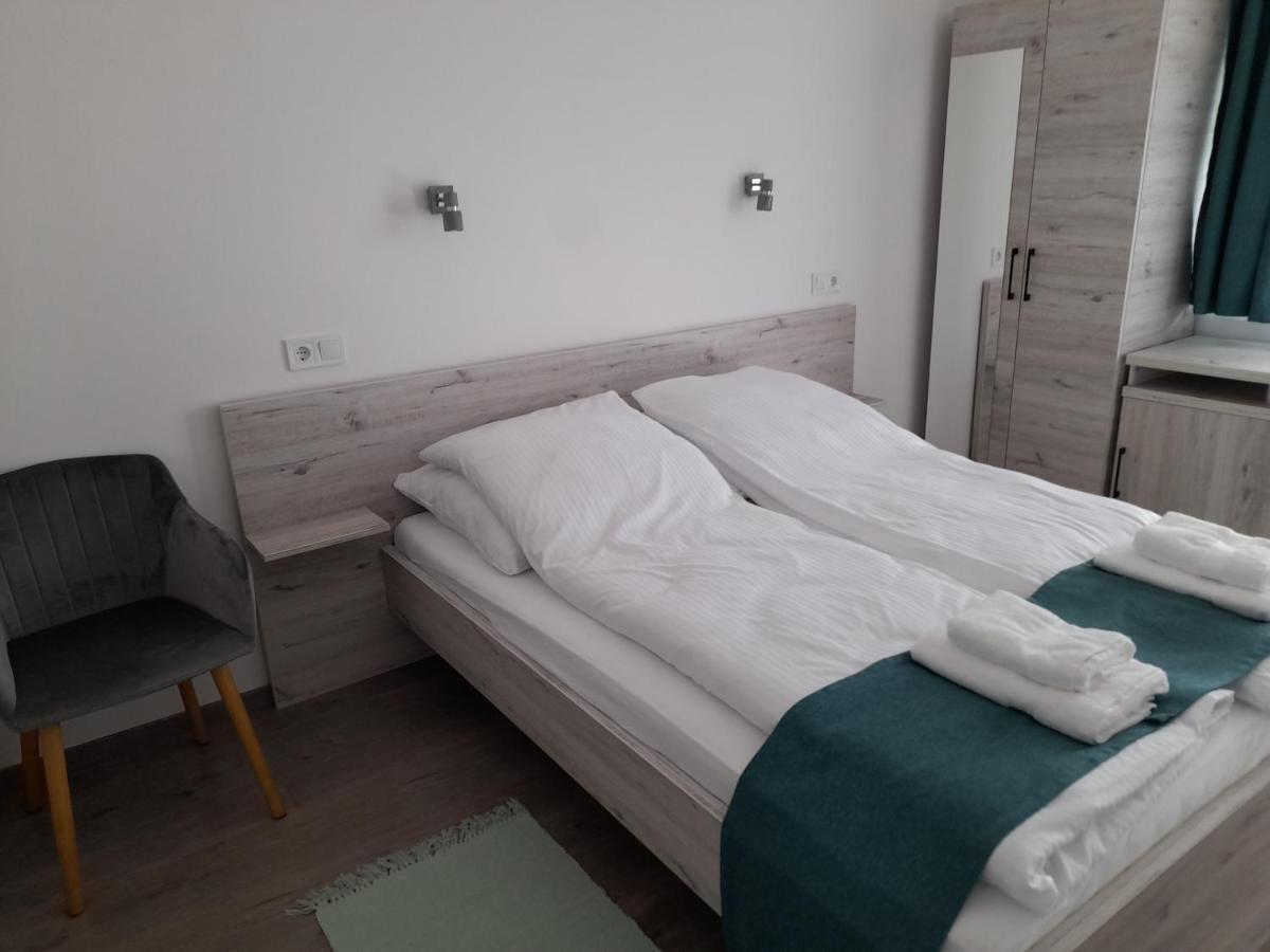 Bed and Breakfast Orion Panzio Hajdúszoboszló Exterior foto